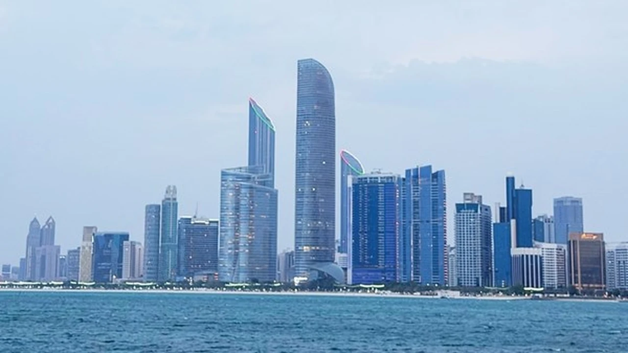 توقعات حالة الطقس في الإمارات غداً وسط ترقب لتقلبات جوية جديدة